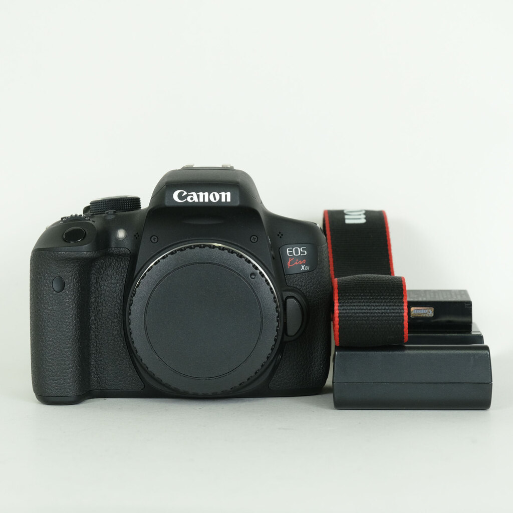 Canon EOS Kiss X8i
