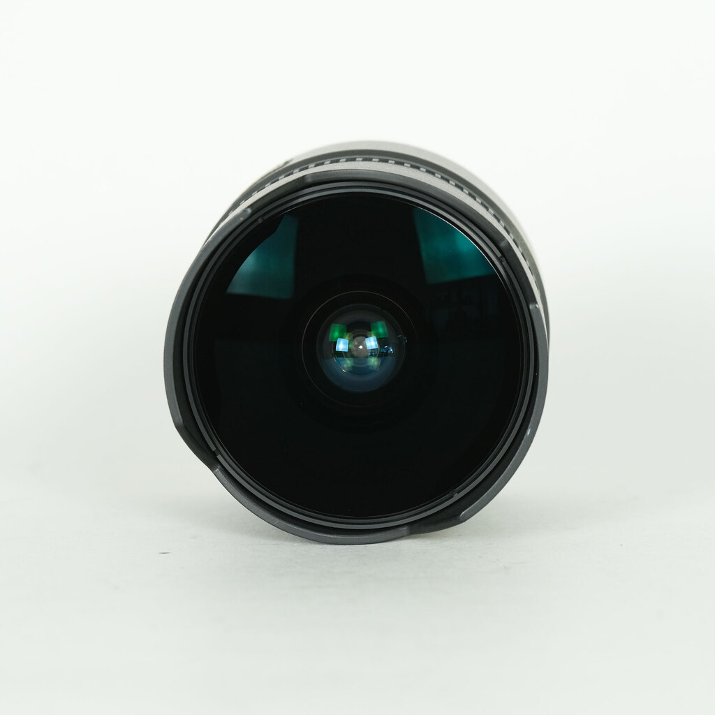 Nikon AF DX Fisheye-Nikkor 10.5mm F2.8G ED Nikon AF DX Fisheye-Nikkor 10.5mm F2.8G ED