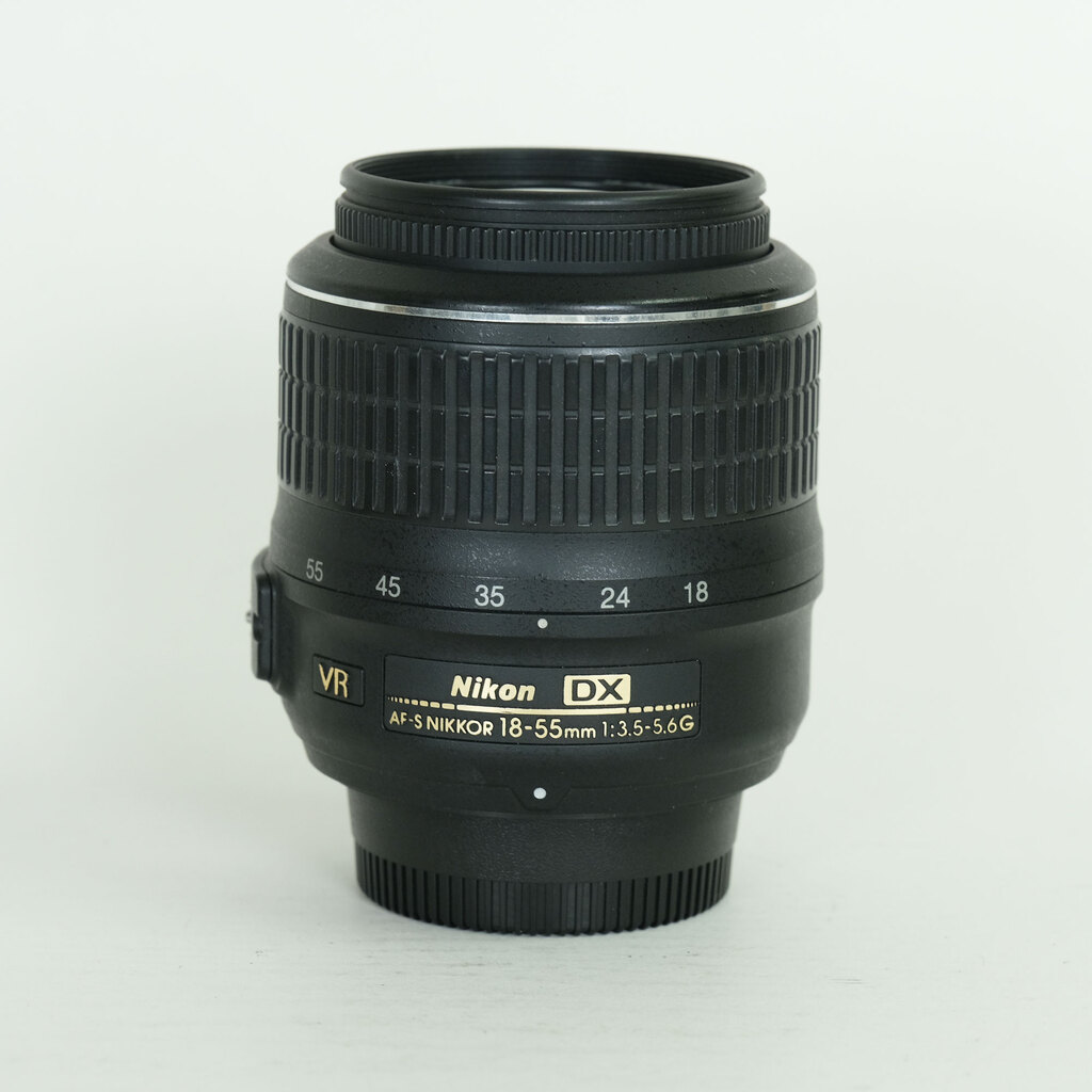 Nikon AF-S DX NIKKOR 18-55mm F3.5-5.6 G VR Nikon AF-S DX NIKKOR 18-55mm F3.5-5.6 G VR