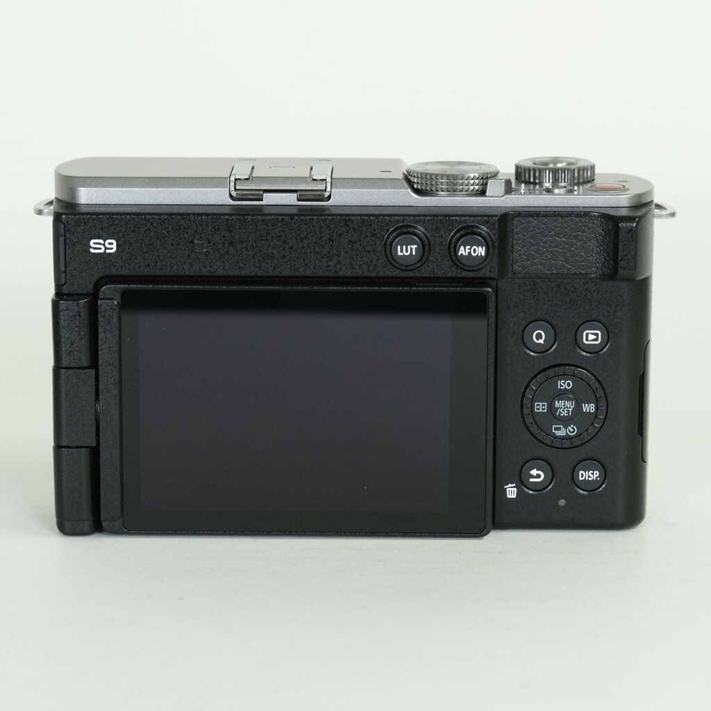 Panasonic LUMIX DC-S9 Panasonic LUMIX DC-S9