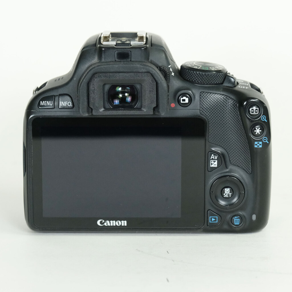 Canon EOS Kiss X7
