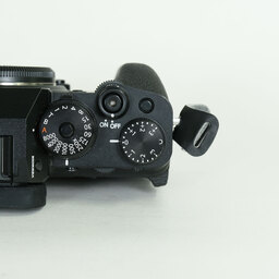 FUJIFILM X-T4