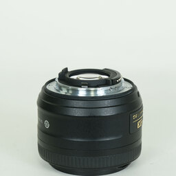 Nikon AF-S DX NIKKOR 35mm f/1.8G Nikon AF-S DX NIKKOR 35mm f/1.8G