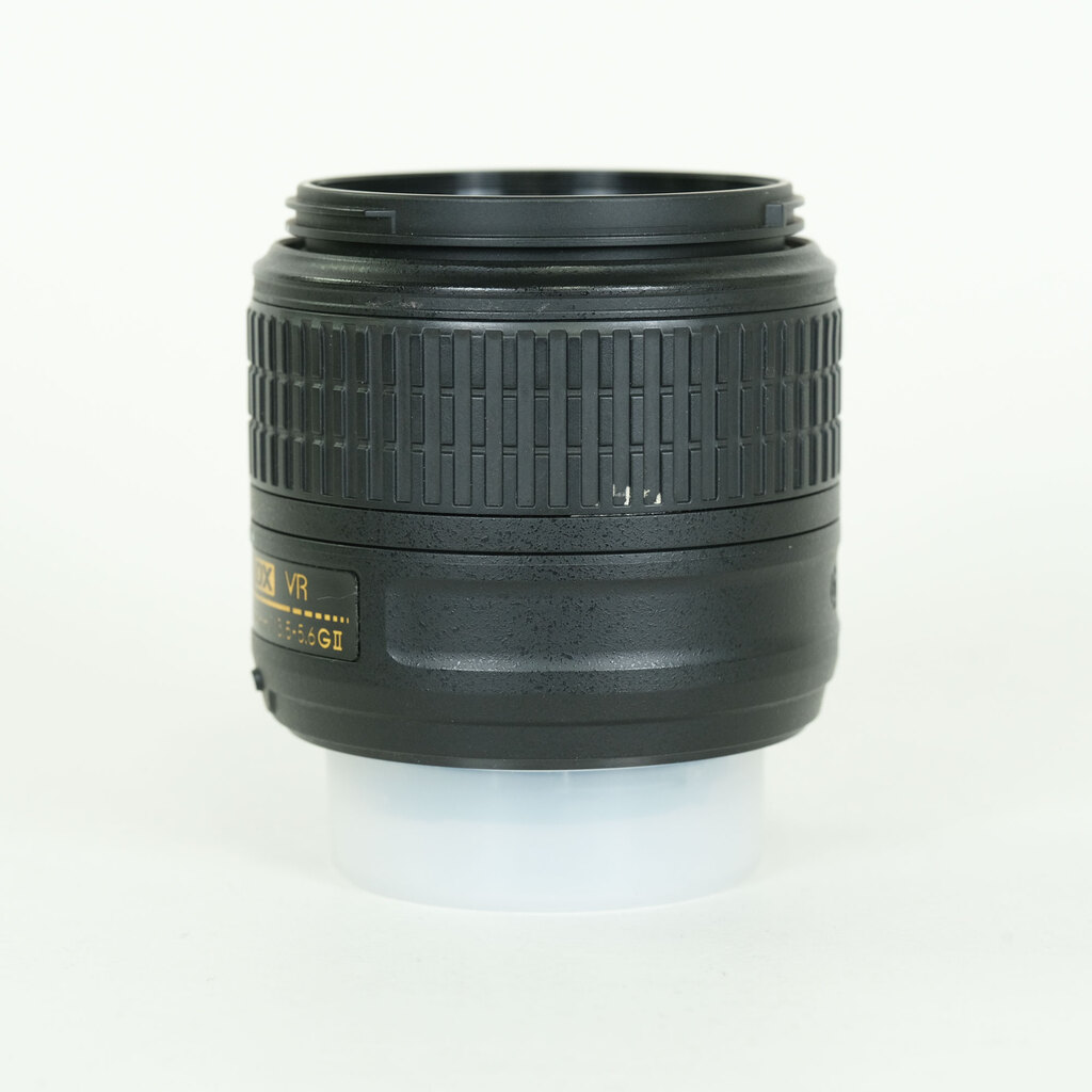Nikon AF-S DX NIKKOR 18-55mm f3.5-5.6G VR II Nikon AF-S DX NIKKOR 18-55mm f3.5-5.6G VR II