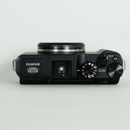 FUJIFILM X-M1 ボディ ブラック