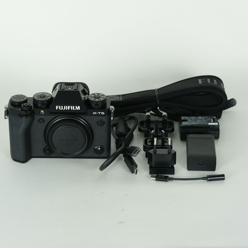 FUJIFILM X-T5