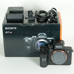 SONY α7R III(ILCE-7RM3) SONY α7R III(ILCE-7RM3)