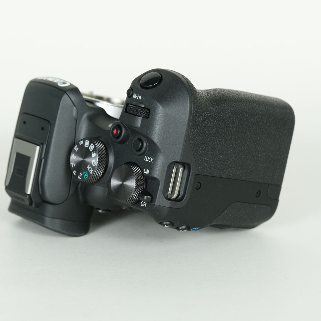 Canon EOS R10