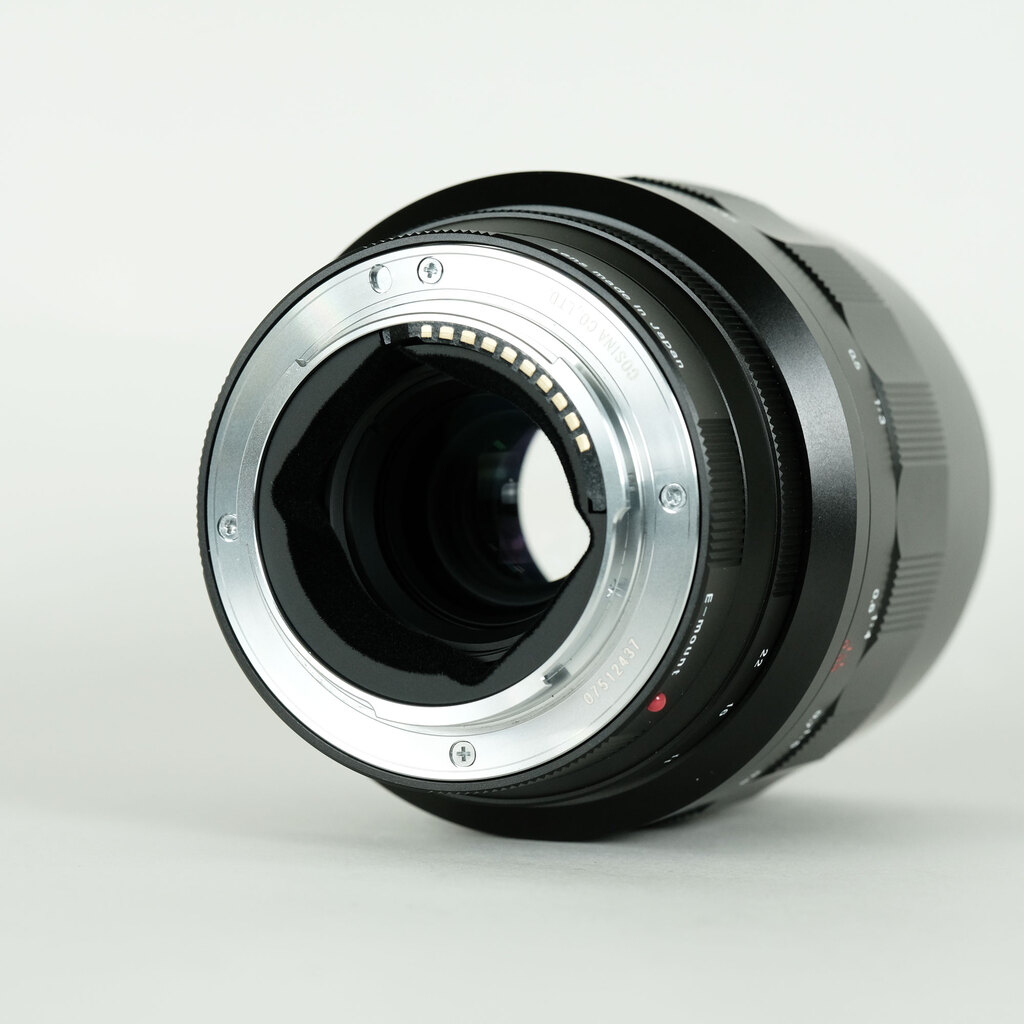 Voigtlander MACRO APO-LANTHAR 110mm F2.5 E-mount(ソニーE用) Voigtlander MACRO APO-LANTHAR 110mm F2.5 E-mount(ソニーE用)