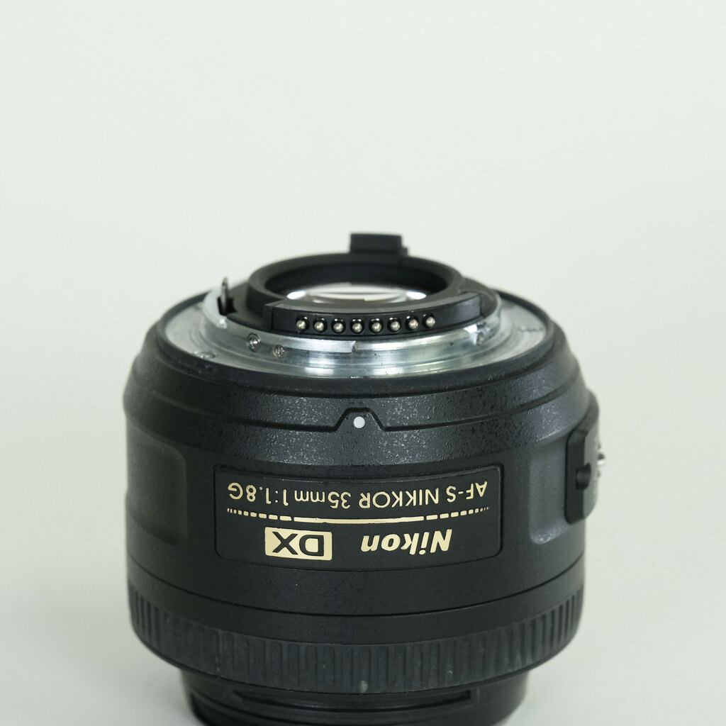Nikon AF-S DX NIKKOR 35mm f/1.8G Nikon AF-S DX NIKKOR 35mm f/1.8G