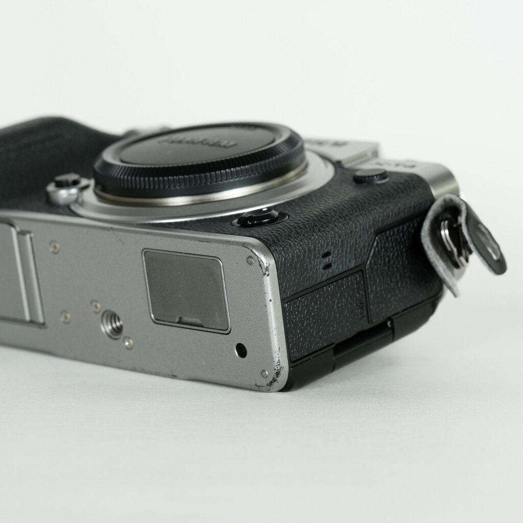 FUJIFILM X-T4 FUJIFILM X-T4