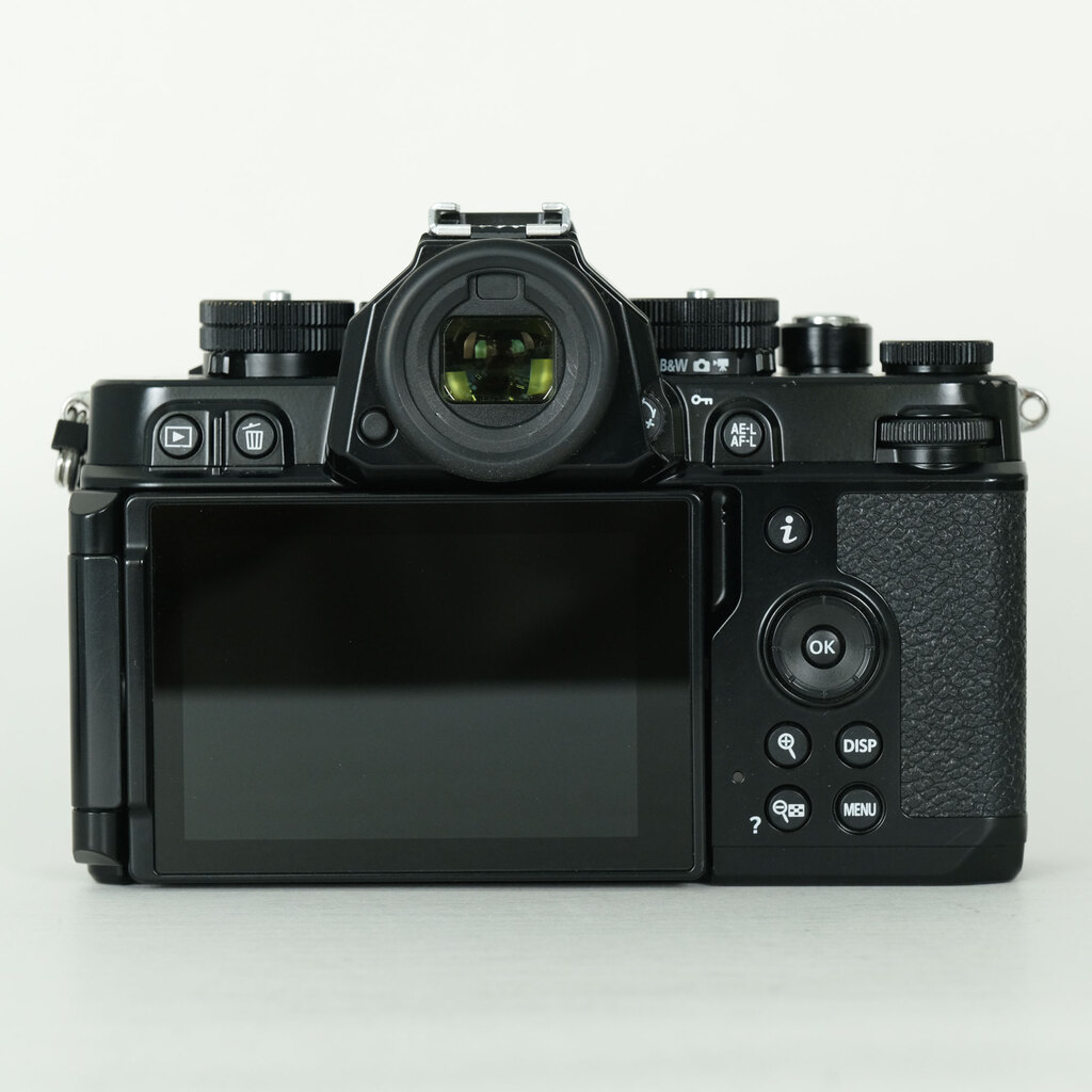 Nikon Z f [�{�f�B]