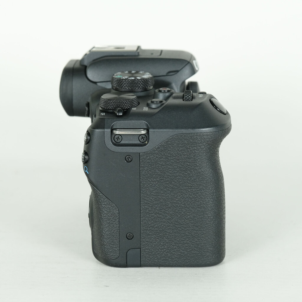 Canon EOS R10 [�{�f�B]