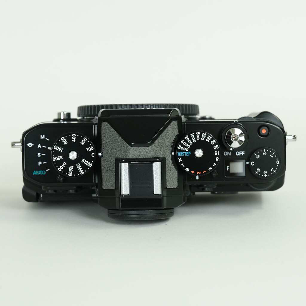 Nikon Z f プレミアムエクステリア張替済み