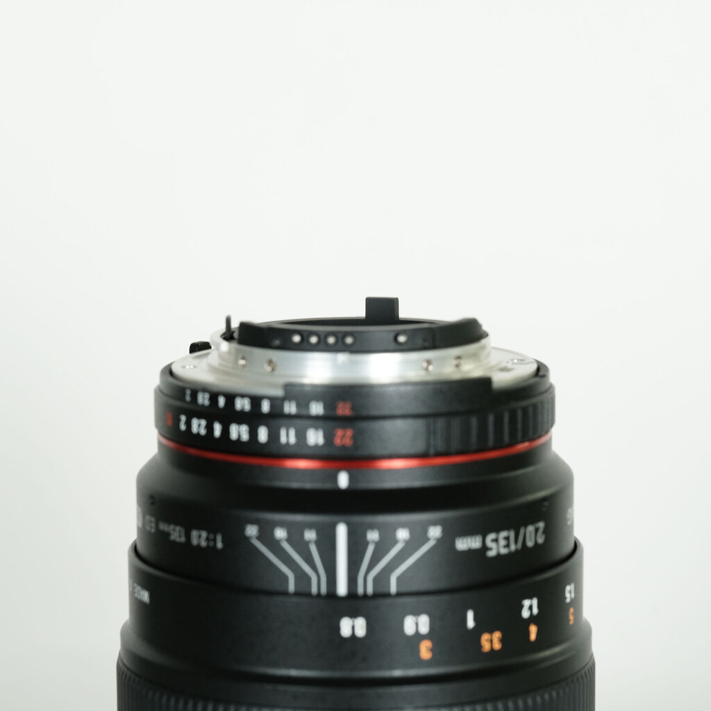 SAMYANG 135mm F2.0 (ニコンF用)CPU付