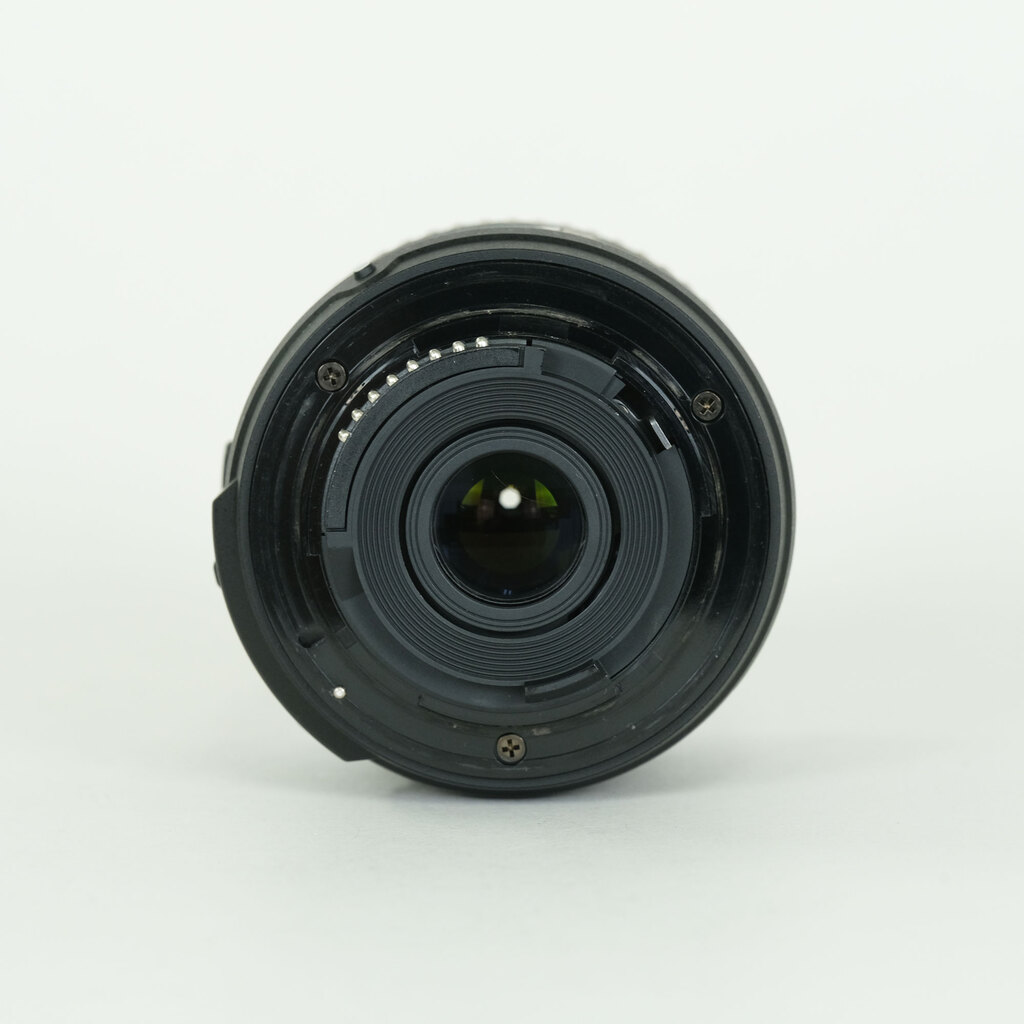 Nikon AF-S DX NIKKOR 18-55mm f3.5-5.6G VR II Nikon AF-S DX NIKKOR 18-55mm f3.5-5.6G VR II