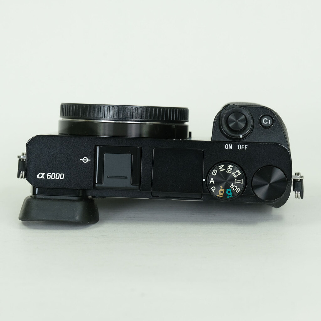 SONY α6000(ILCE-6000) SONY α6000(ILCE-6000)