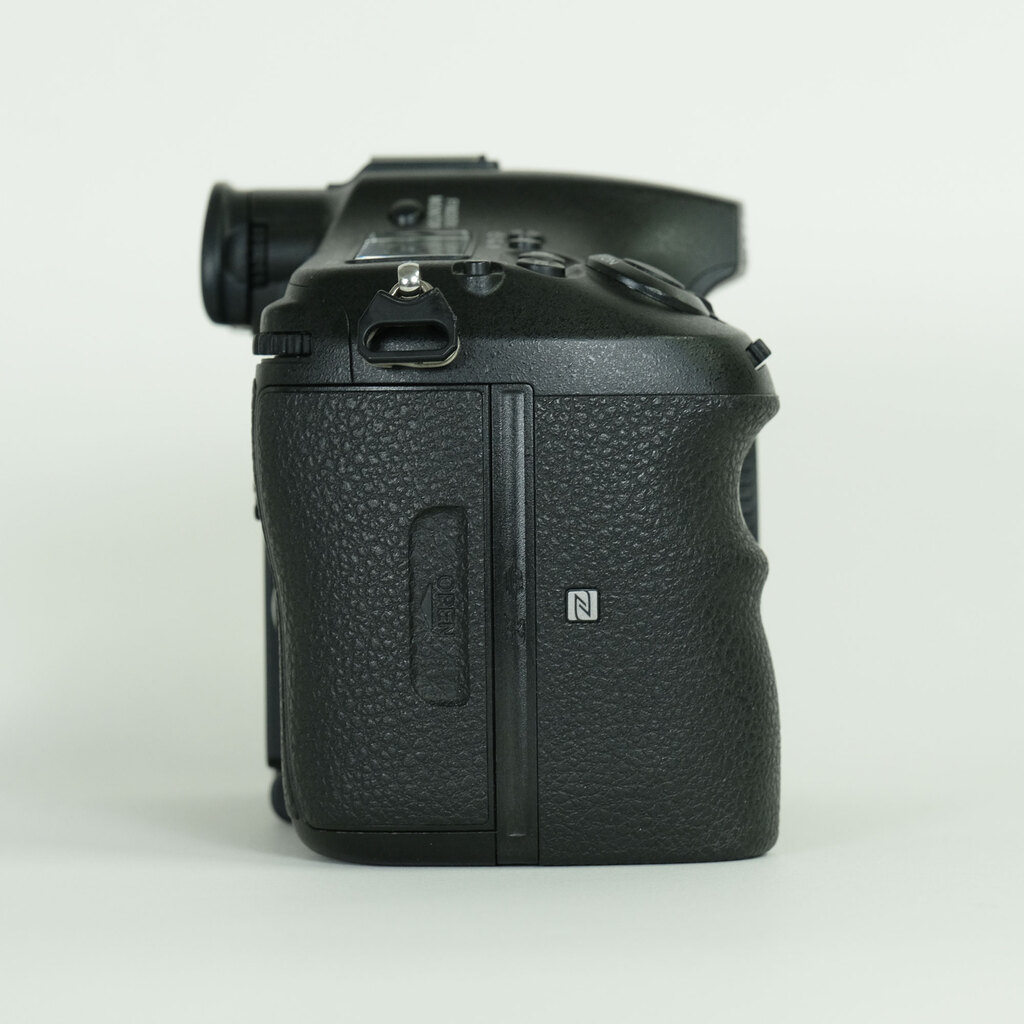 SONY α99II（ILCA-99M2）