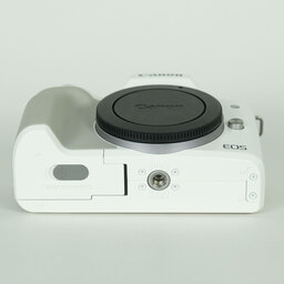 Canon EOS Kiss M2