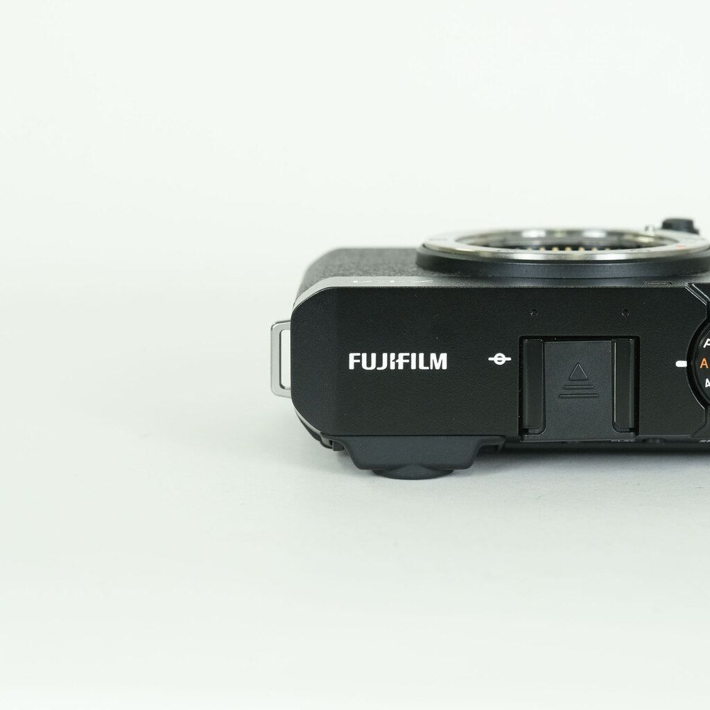 FUJIFILM X-E4