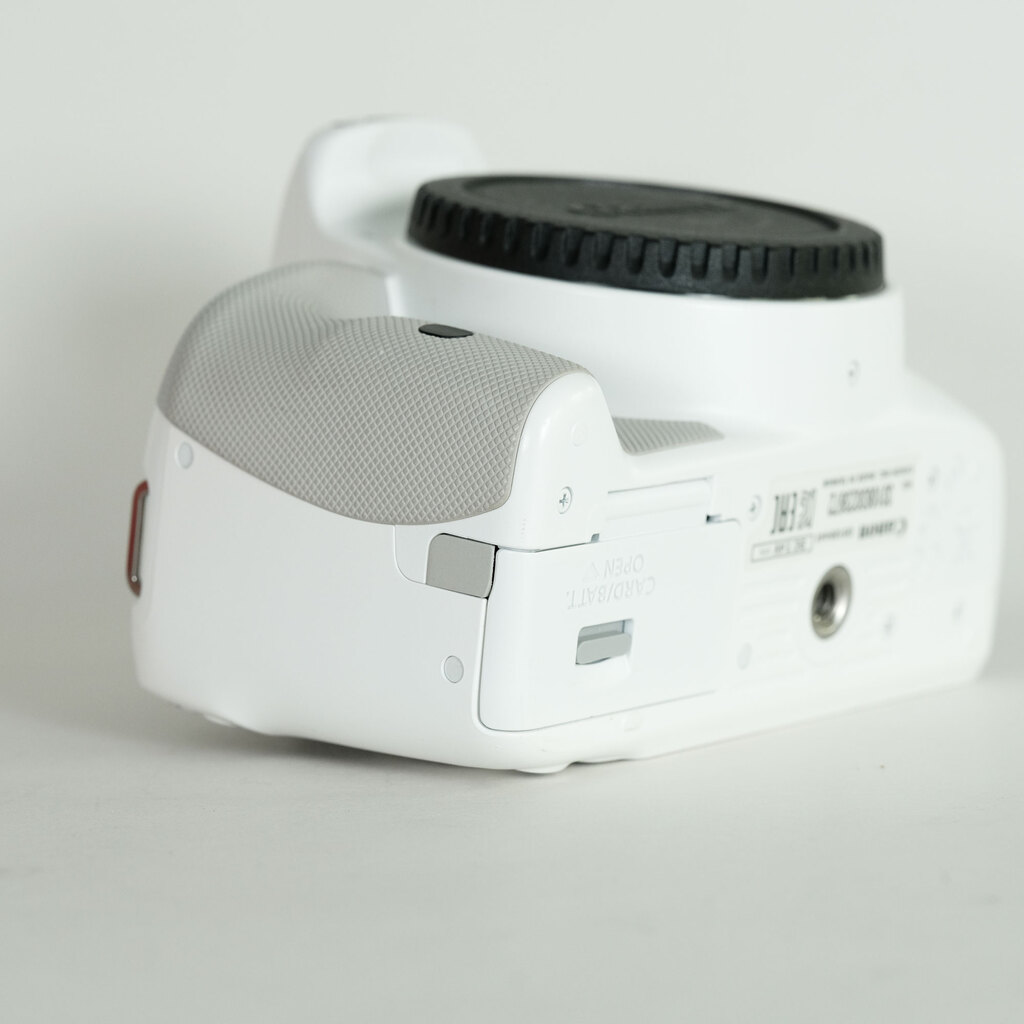 Canon EOS Kiss X7 ボディ ホワイト