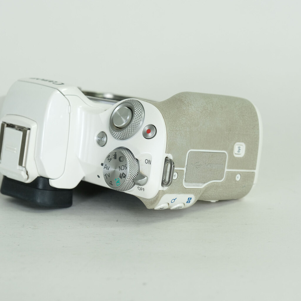 Canon EOS Kiss M