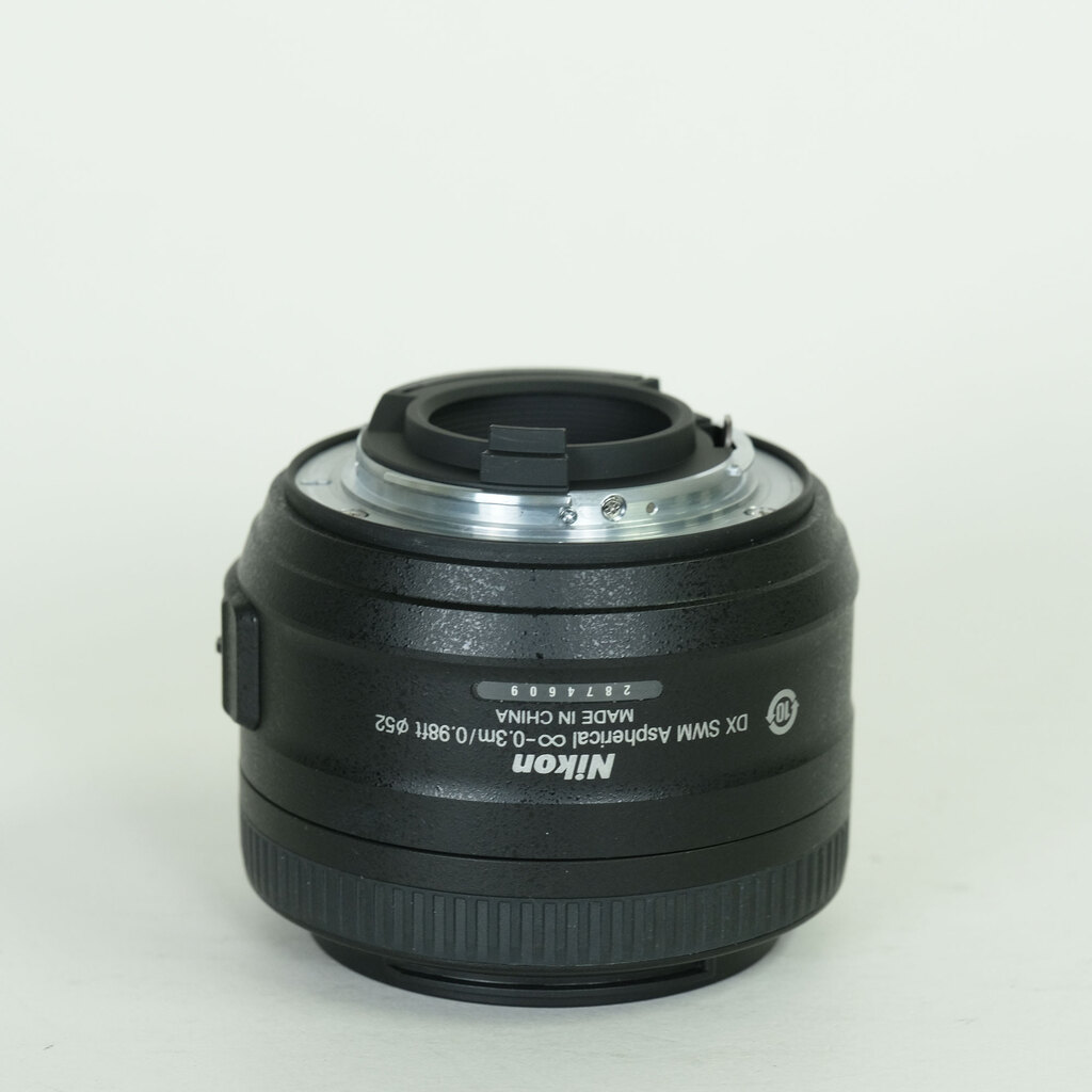 Nikon AF-S DX NIKKOR 35mm f/1.8G Nikon AF-S DX NIKKOR 35mm f/1.8G