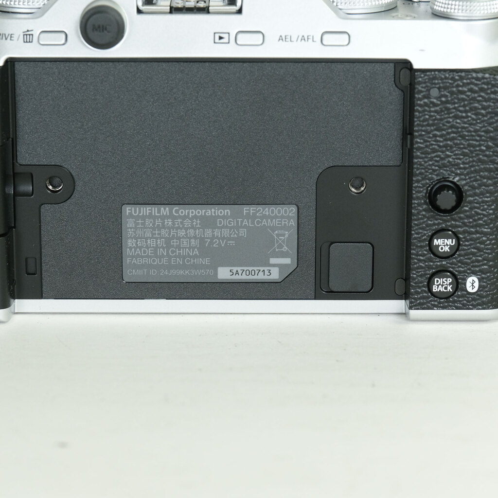 FUJIFILM X-M5