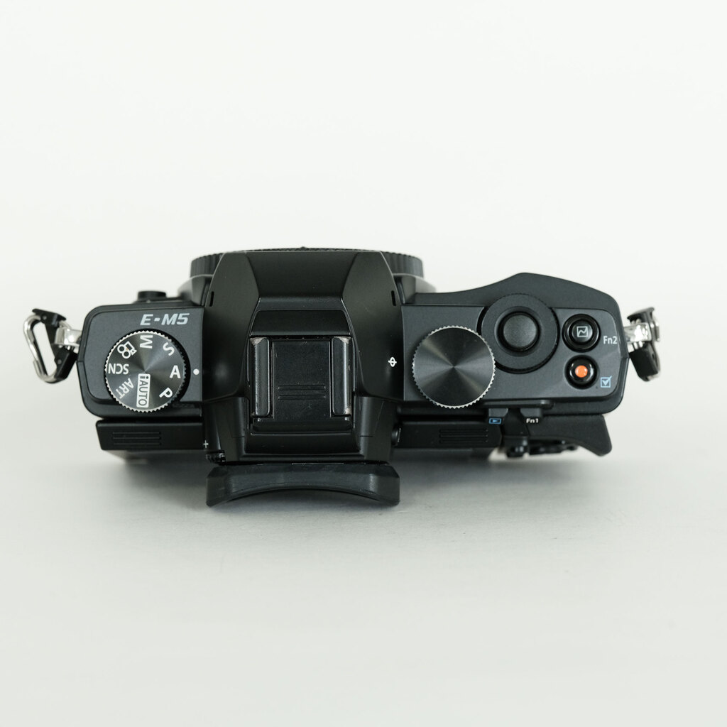 OLYMPUS OM-D E-M5 ボディ ブラック