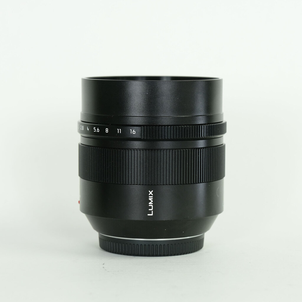 Panasonic LEICA DG NOCTICRON 42.5mm / F1.2 ASPH. / POWER O.I.S.