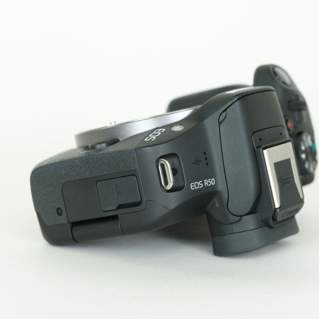 Canon EOS R50