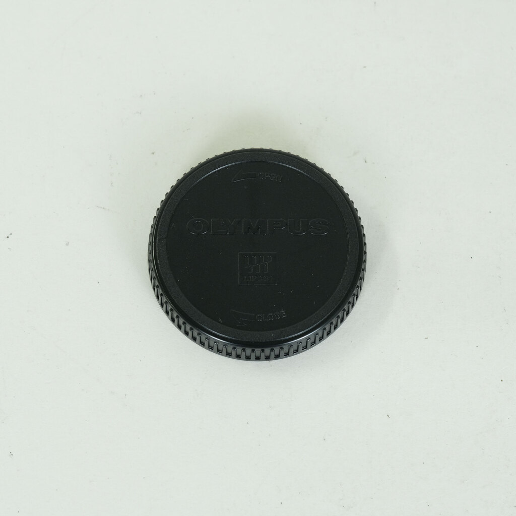 OLYMPUS M.ZUIKO ED75-300mm F4.8-6.7 シルバー