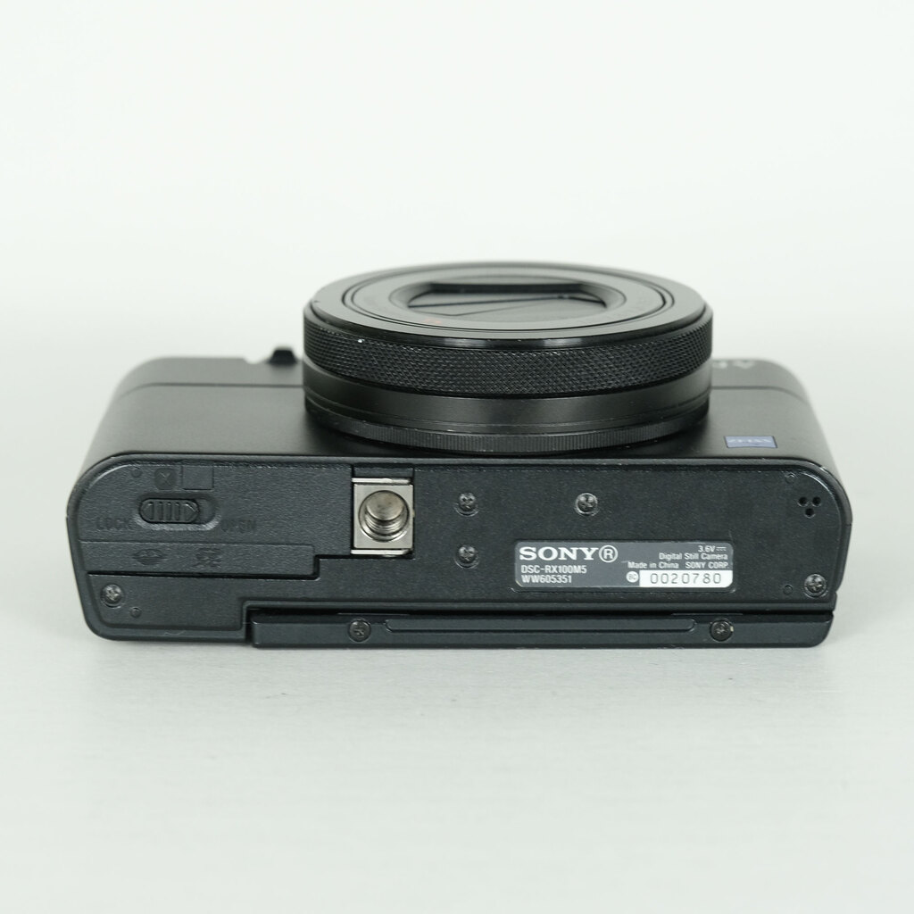 SONY Cyber-shot DSC-RX100M5
