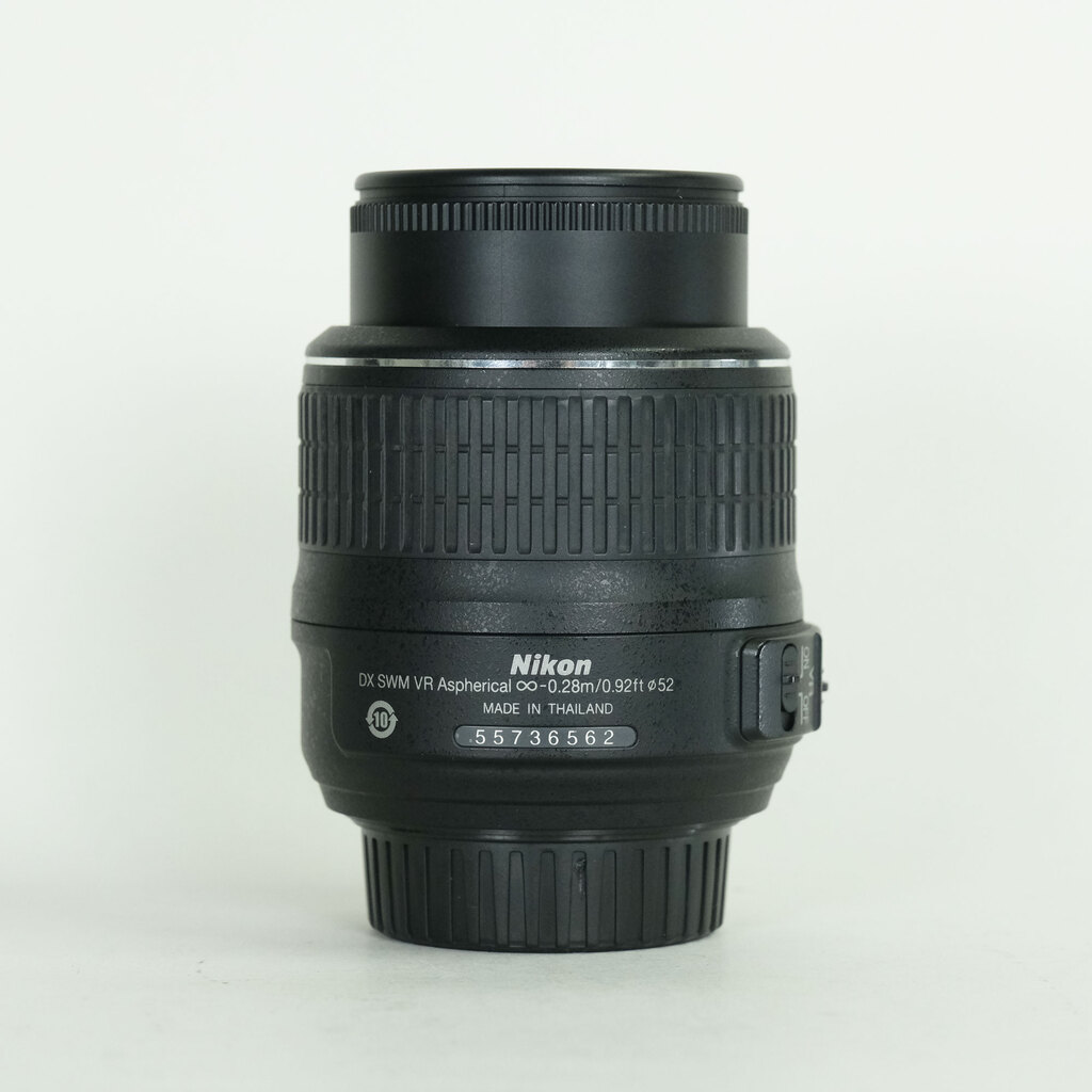 Nikon AF-S DX NIKKOR 18-55mm F3.5-5.6 G VR Nikon AF-S DX NIKKOR 18-55mm F3.5-5.6 G VR