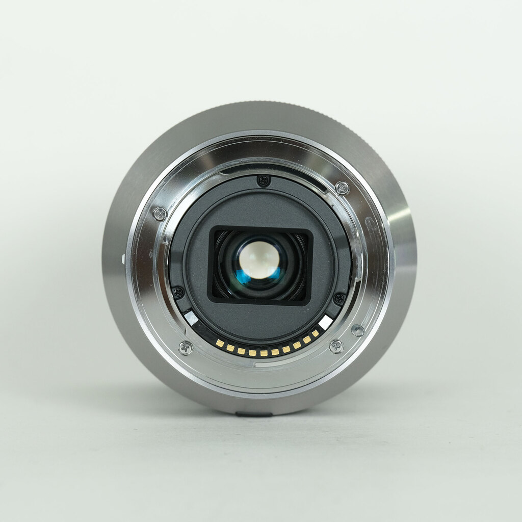 SONY E18-200mm F3.5-6.3 OSS SEL18200