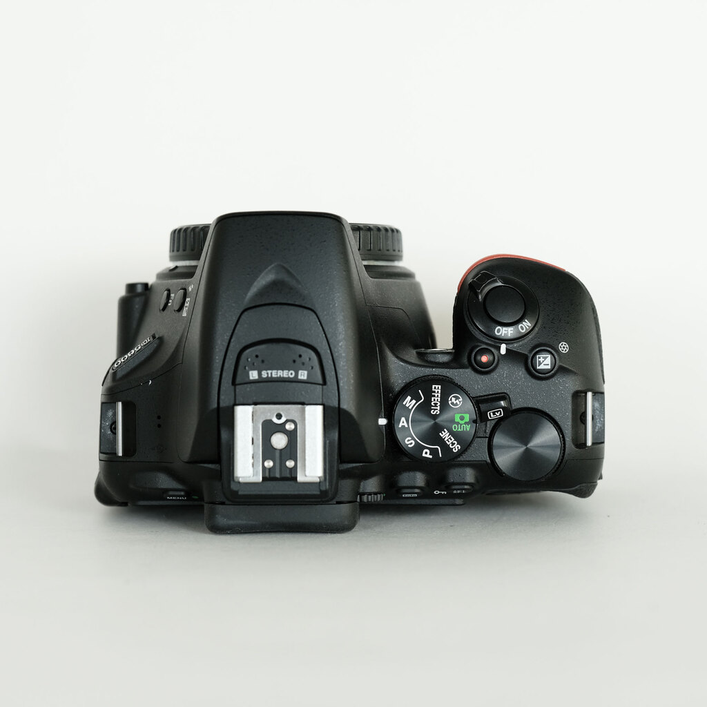 Nikon D5600 Nikon D5600