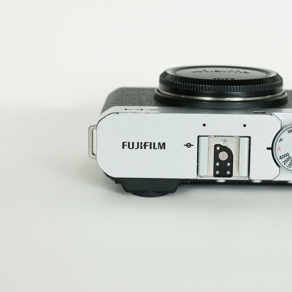 FUJIFILM X-E4 FUJIFILM X-E4