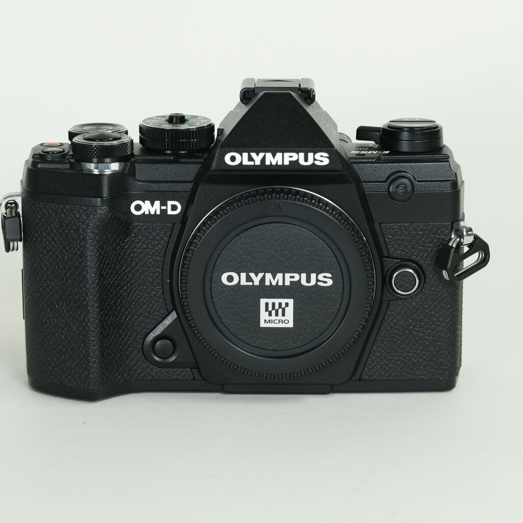 OLYMPUS OM-D E-M5 Mark III