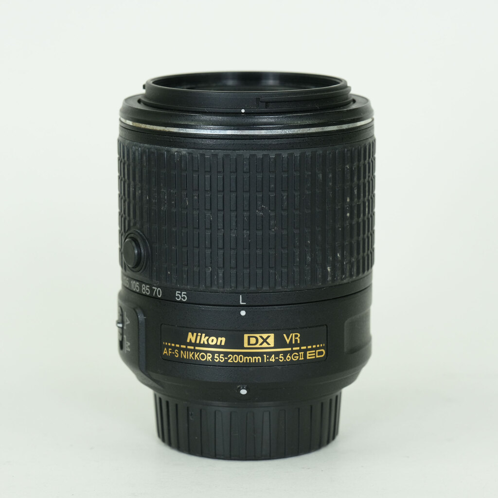 Nikon AF-S DX NIKKOR 55-200mm F4-5.6G ED VR II Nikon AF-S DX NIKKOR 55-200mm F4-5.6G ED VR II