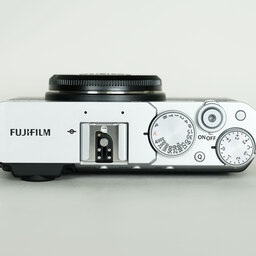 FUJIFILM X-E4