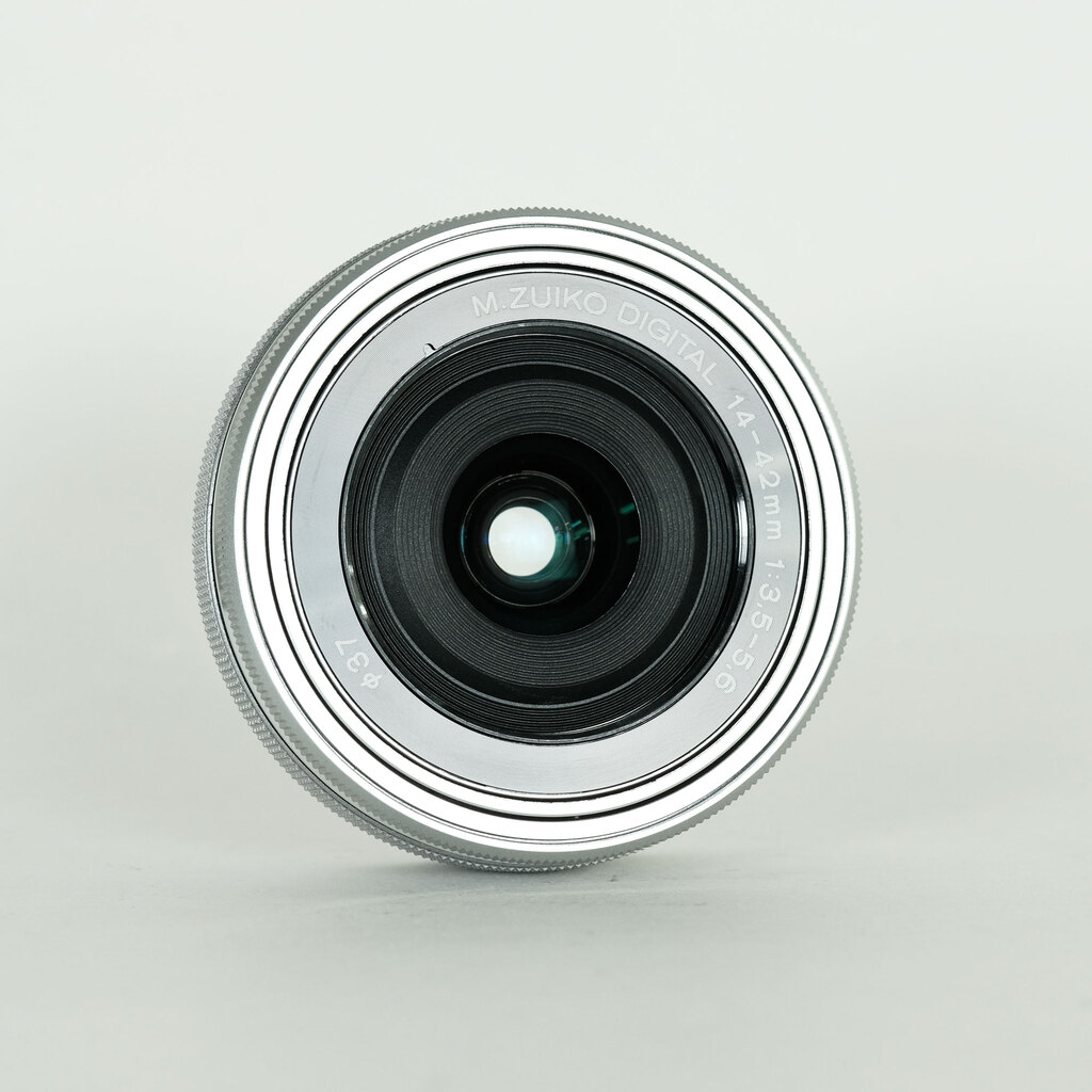 OLYMPUS M.ZUIKO DIGITAL ED 14-42mm F3.5-5.6 EZ シルバー