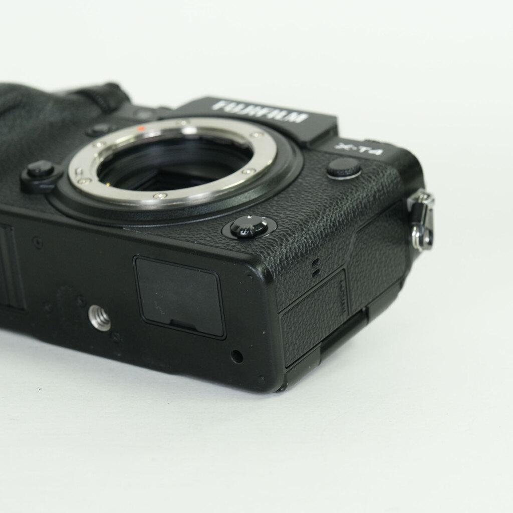 FUJIFILM X-T4 FUJIFILM X-T4