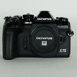 OLYMPUS OM-D E-M1 Mark III