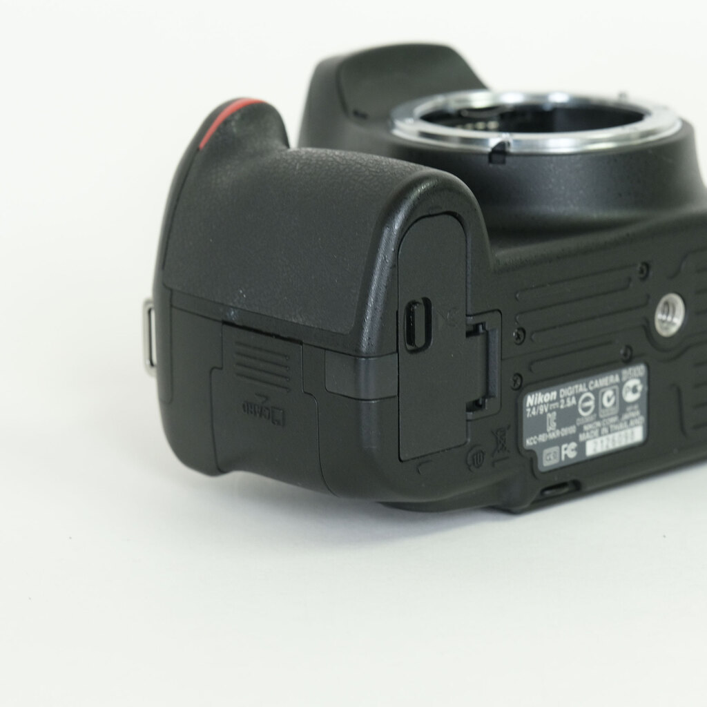 Nikon D5100 ボディ