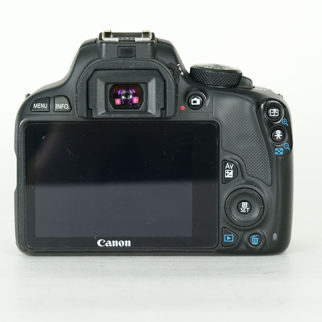 Canon EOS Kiss X7
