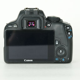 Canon EOS Kiss X7
