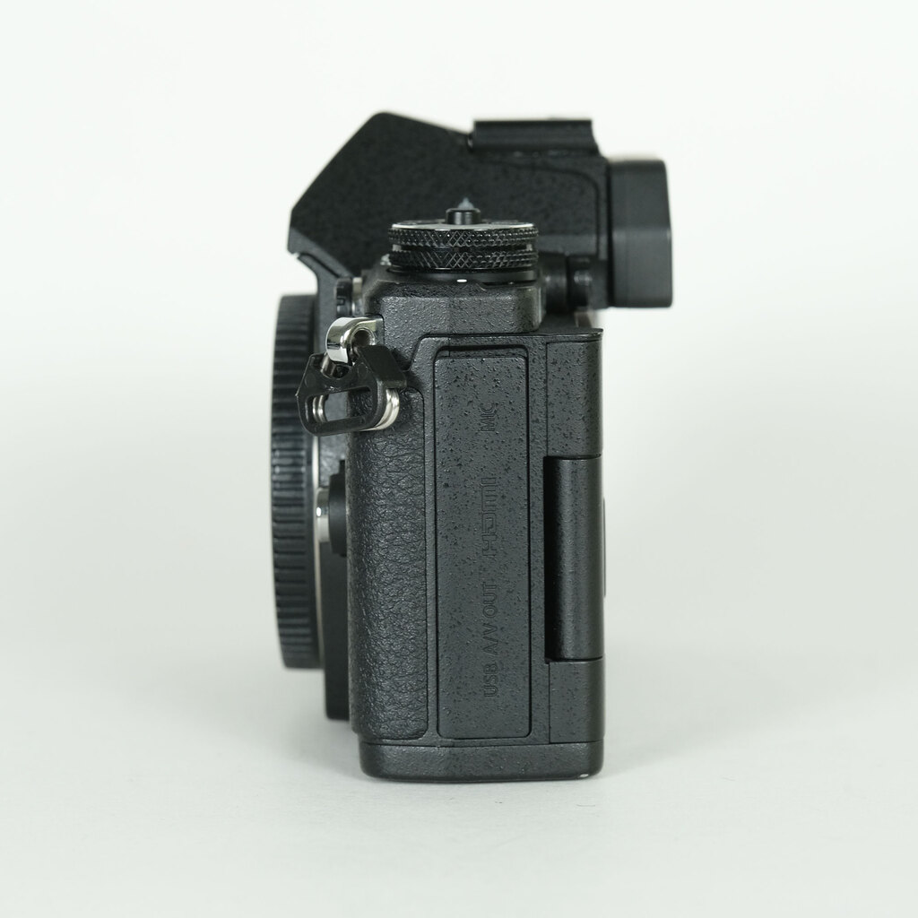 OLYMPUS OM-D E-M5 Mark II