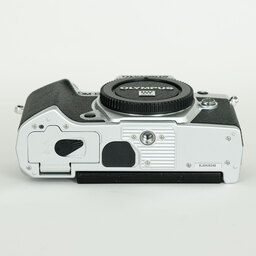 OLYMPUS OM-D E-M5 Mark III