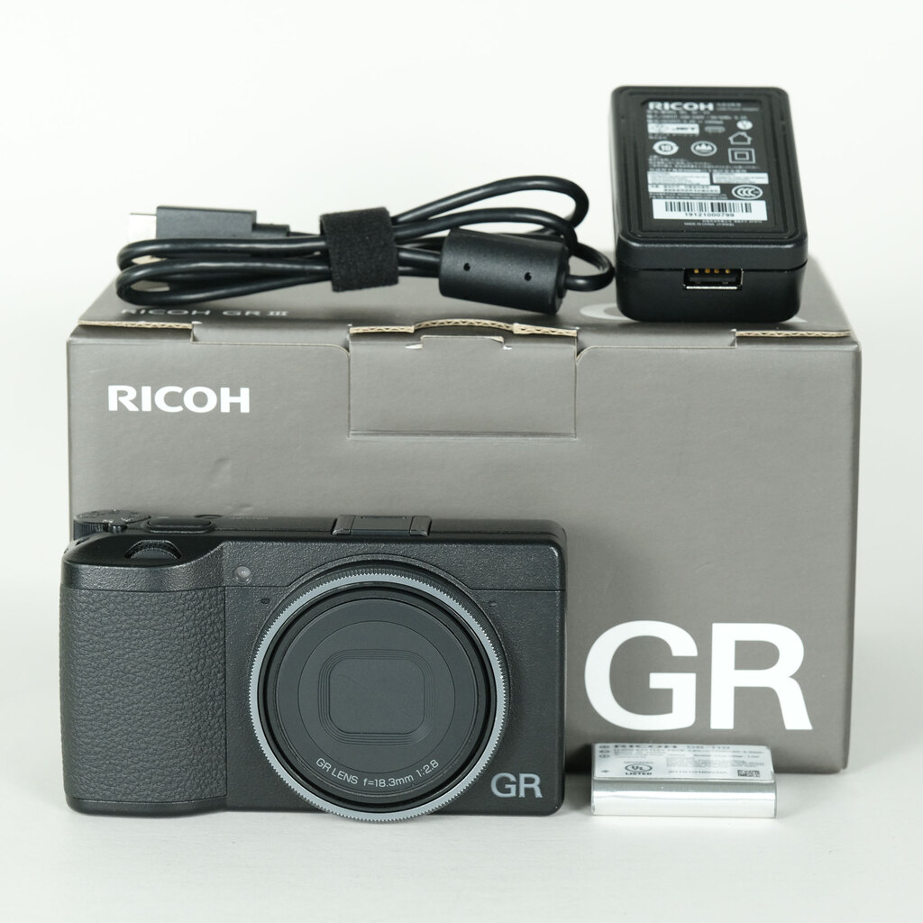 RICOH GR IIIの出品 | ONE SCENE（ワンシーン）
