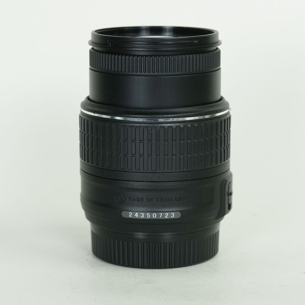 Nikon AF-S DX NIKKOR 18-55mm f3.5-5.6G VR II Nikon AF-S DX NIKKOR 18-55mm f3.5-5.6G VR II